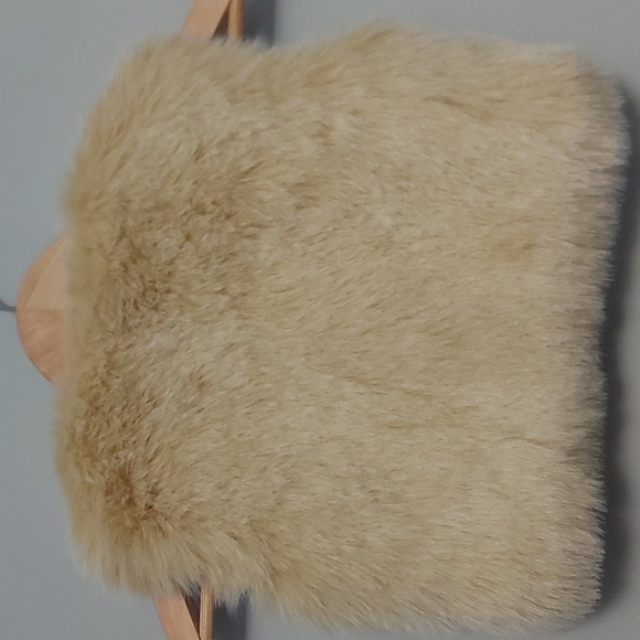 Cherokee faux fur vest sz 6x - Picture 3 of 9